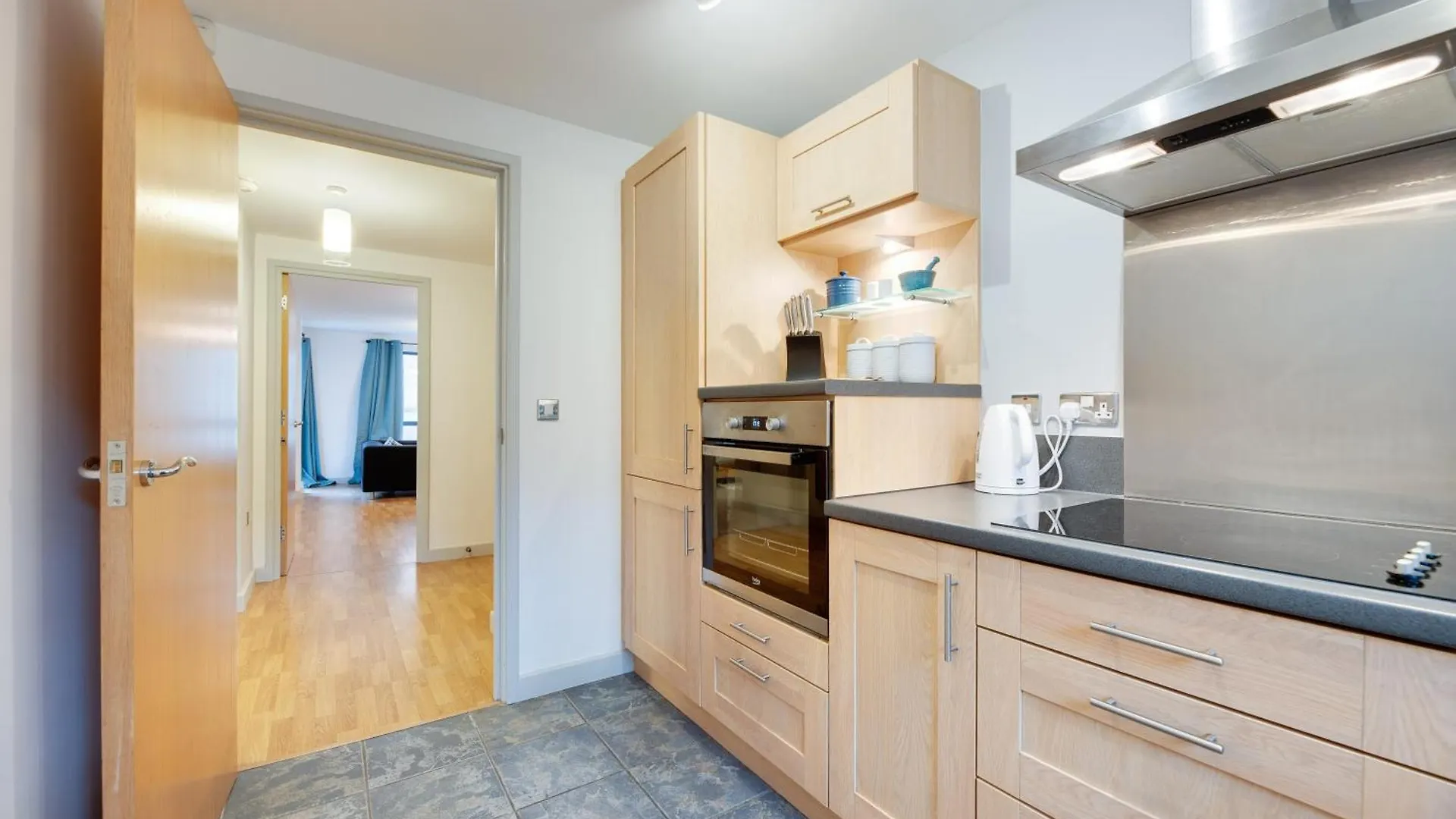 Sage Apartments - By Week2Week Newcastle upon Tyne